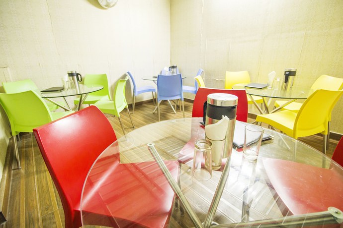 Imagen del bar/restaurante del Hotel Gopal, Haridwar. Foto 3