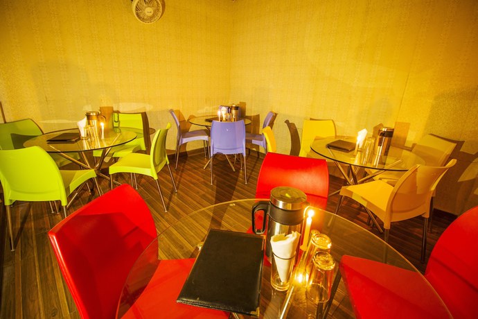 Imagen del bar/restaurante del Hotel Gopal, Haridwar. Foto 6