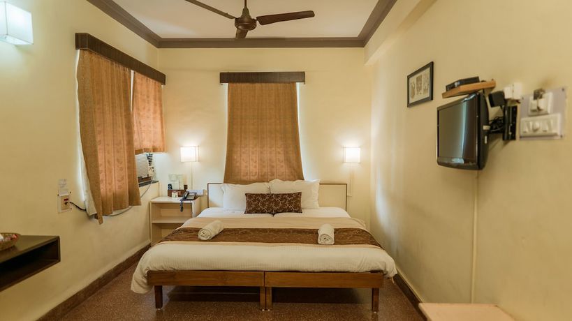 Imagen de la habitación del Hotel Gopika International. Foto 13