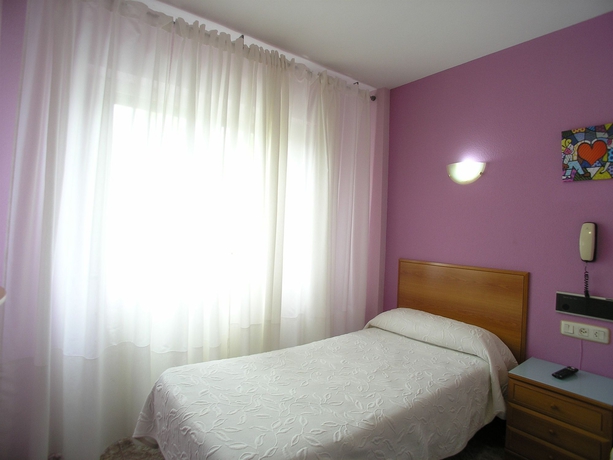Imagen de la habitación del Hotel Gorbea, Vitoria. Foto 4