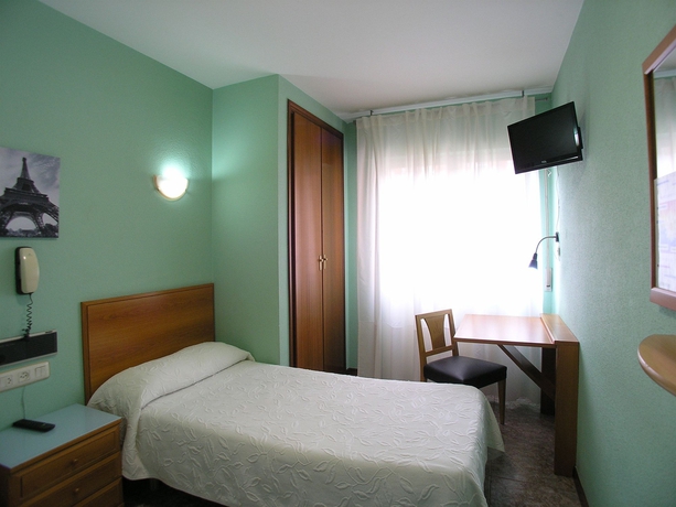 Imagen de la habitación del Hotel Gorbea, Vitoria. Foto 6