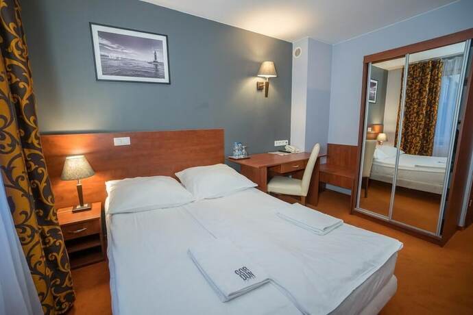 Imagen de la habitación del Hotel Gordon. Foto 14