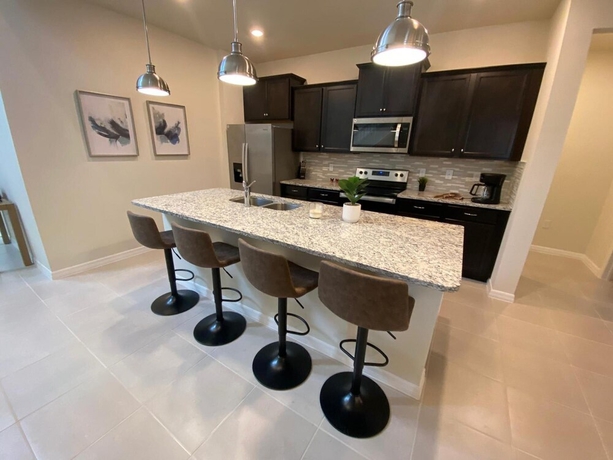 Imagen de la habitación del Hotel Gorgeous 6Bd w Pool Windsor Island 4450. Foto 9