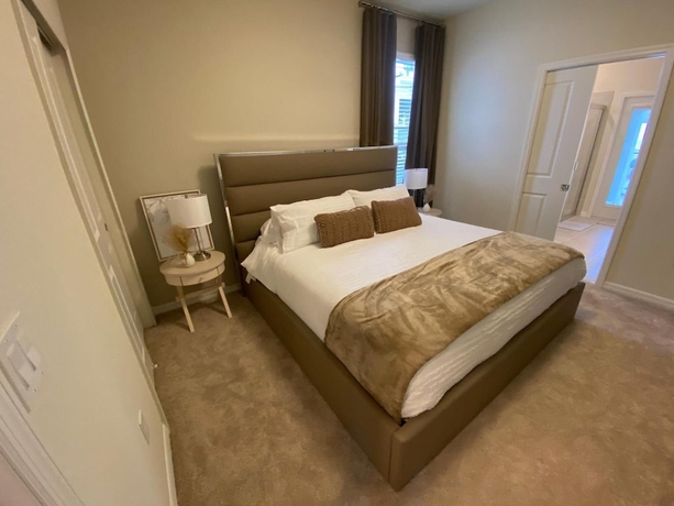 Imagen de la habitación del Hotel Gorgeous 6Bd w Pool Windsor Island 4450. Foto 11