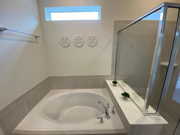 Imagen de la habitación del Hotel Gorgeous 6Bd w Pool Windsor Island 4450. Foto 12