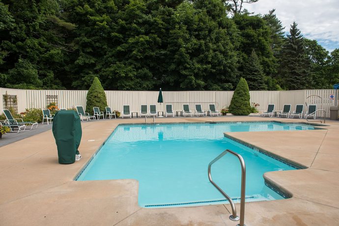 Imagen de la piscina del Hotel Gorges Grant. Foto 17