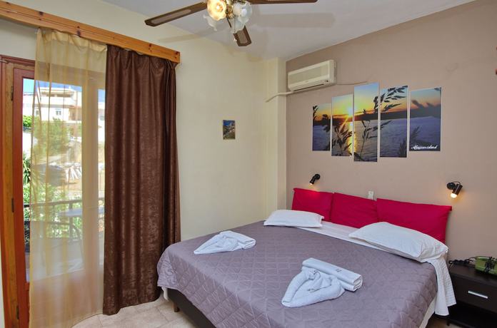 Imagen de la habitación del Hotel Gorgona, Al&oacute;nnisos. Foto 2