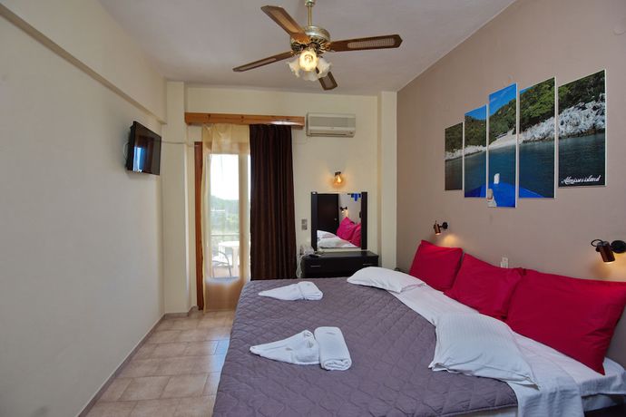 Imagen de la habitación del Hotel Gorgona, Al&oacute;nnisos. Foto 3