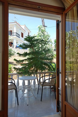 Imagen de la habitación del Hotel Gorgona, Al&oacute;nnisos. Foto 4