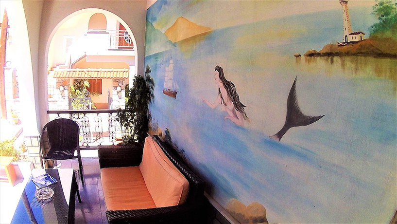 Imagen de los interiores del Hotel Gorgona, Al&oacute;nnisos. Foto 18