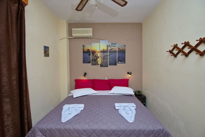 Imagen de la habitación del Hotel Gorgona, Al&oacute;nnisos. Foto 13