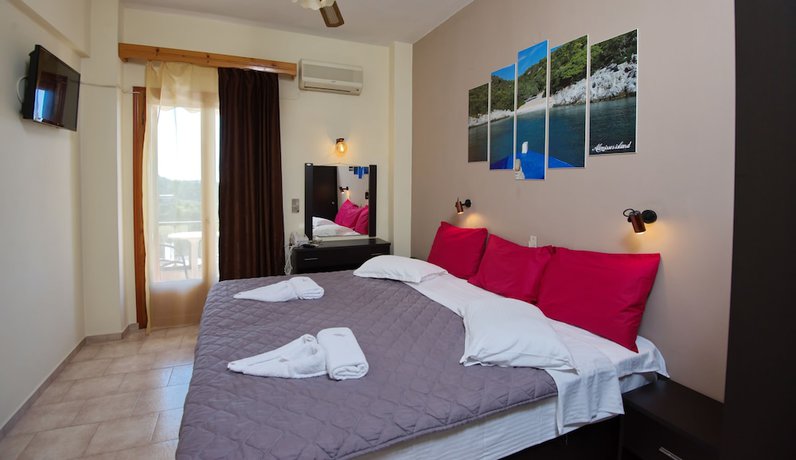 Imagen de la habitación del Hotel Gorgona, Al&oacute;nnisos. Foto 15