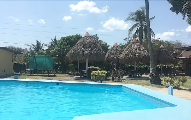 Imagen de la piscina del Hotel Gorgona Beach, Playa Coronado. Foto 19