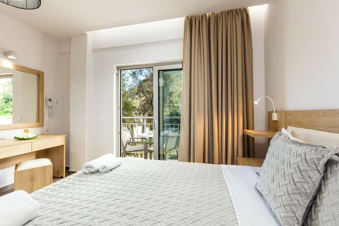 Imagen general del Hotel Gorgona, Vlychada. Foto 11