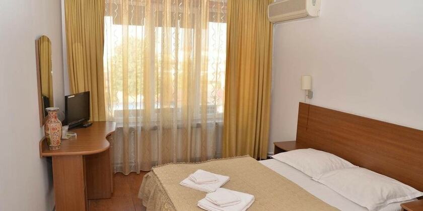 Imagen de la habitación del Hotel Gorj. Foto 13