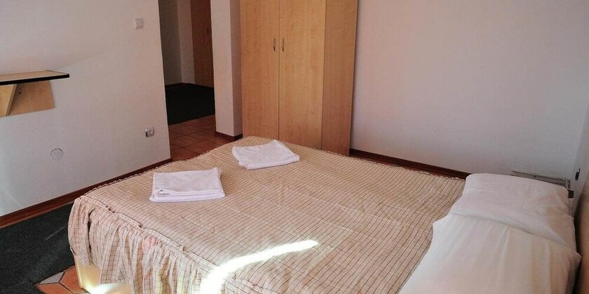 Imagen de la habitación del Hotel Gorj. Foto 17