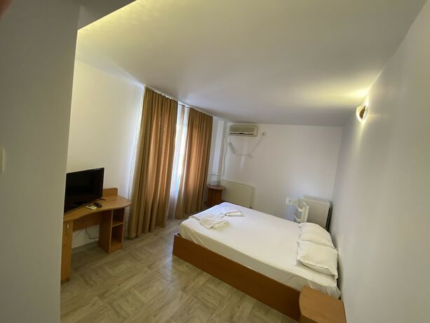 Imagen de la habitación del Hotel Gorj. Foto 24