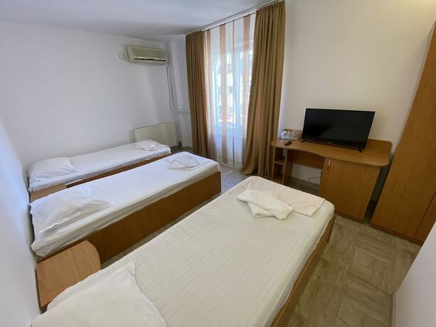 Imagen de la habitación del Hotel Gorj. Foto 27