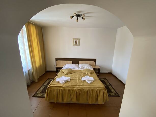 Imagen de la habitación del Hotel Gorj. Foto 35