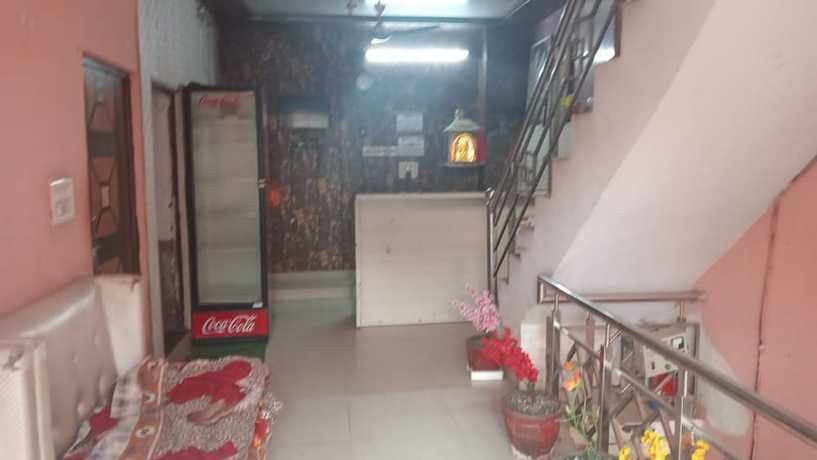 Imagen de los interiores del Hotel Goroomgo Anand Guest House Mathura. Foto 7