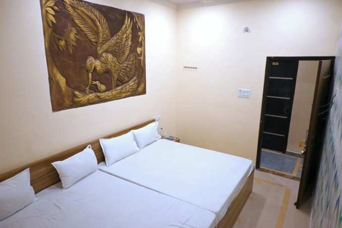 Imagen de la habitación del Hotel Goroomgo Bhagwaan Das Varanasi. Foto 14