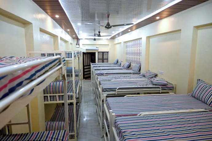 Imagen de la habitación del Hotel Goroomgo Bhagwaan Das Varanasi. Foto 15