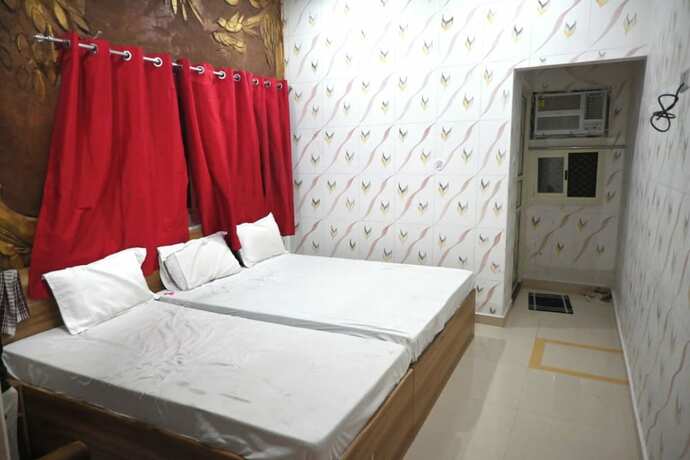 Imagen de la habitación del Hotel Goroomgo Bhagwaan Das Varanasi. Foto 17