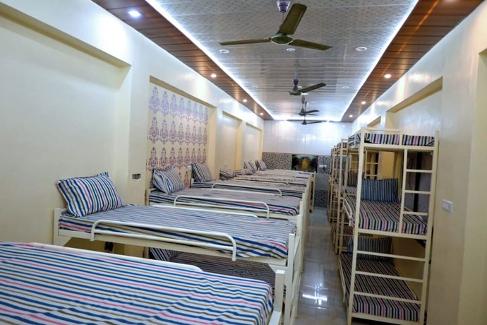Imagen de la habitación del Hotel Goroomgo Bhagwaan Das Varanasi. Foto 19