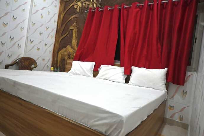 Imagen de la habitación del Hotel Goroomgo Bhagwaan Das Varanasi. Foto 20