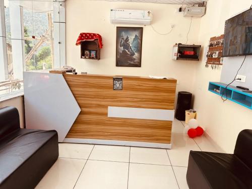 Imagen general del Hotel Goroomgo Bhanu Palace Rudraprayag - Excellent Customer service - Lift And Parking Facilities -. Foto 2