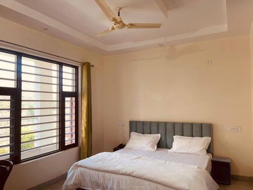 Imagen de la habitación del Hotel Goroomgo Bhanu Palace Rudraprayag - Excellent Customer service - Lift And Parking Facilities -. Foto 18