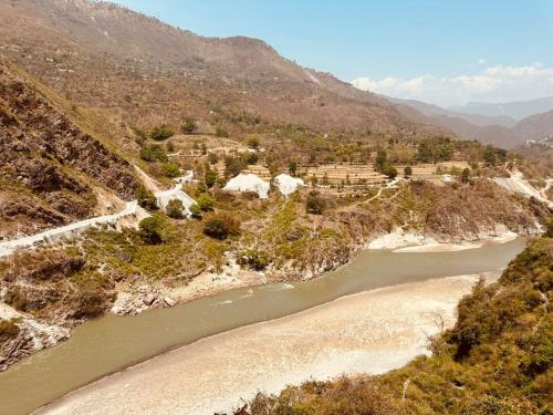 Imagen general del Hotel Goroomgo Bhanu Palace Rudraprayag - Excellent Customer service - Lift And Parking Facilities -. Foto 14