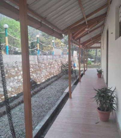Imagen general del Hotel Goroomgo Blue Moon Bhimtal. Foto 3