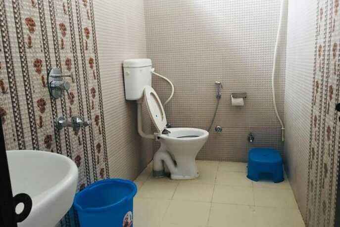 Imagen general del Hotel Goroomgo Blue Moon Bhimtal. Foto 8