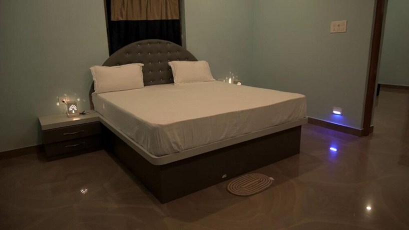 Imagen de la habitación del Hotel Goroomgo Bottoms Up Villa Bhubaneswar. Foto 5