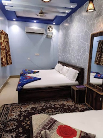 Imagen de la habitación del Hotel Goroomgo Brij Raj Guest House Mathura. Foto 9