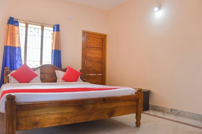 Imagen de la habitación del Hotel Goroomgo Caroline Homestay Bhubaneswar. Foto 11