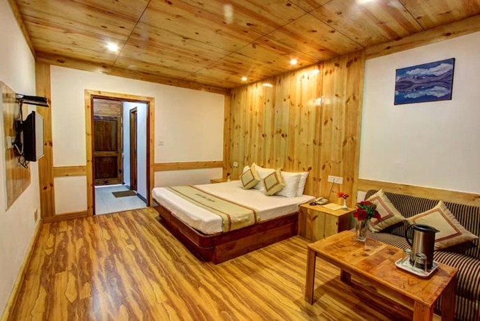 Imagen general del Hotel Goroomgo Conifer Manali. Foto 2