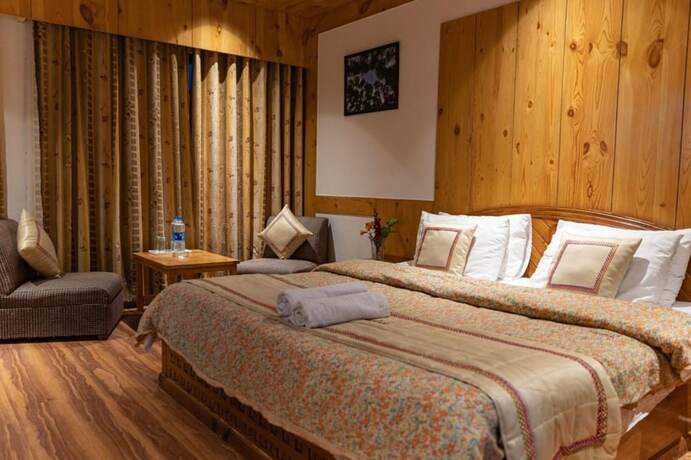 Imagen general del Hotel Goroomgo Conifer Manali. Foto 10