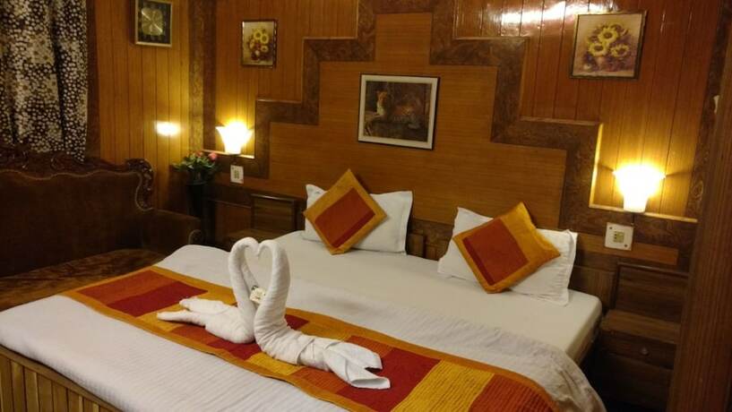 Imagen de la habitación del Hotel Goroomgo Deluxe Ankur Lake View Nainital. Foto 13