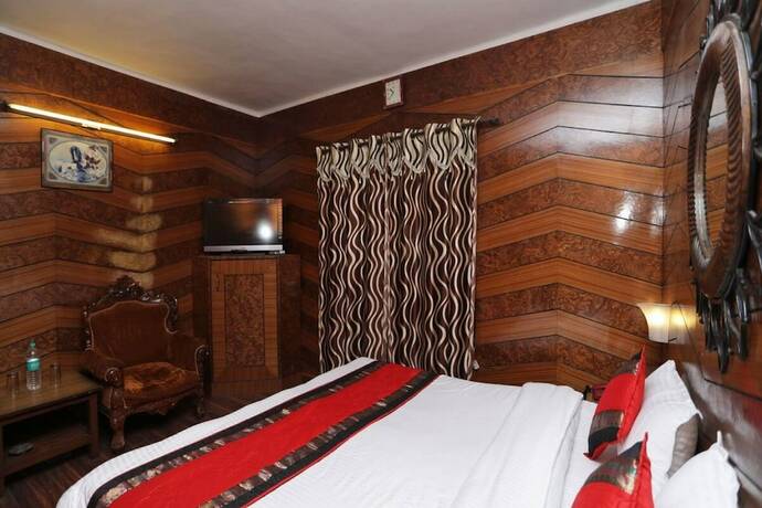 Imagen general del Hotel Goroomgo Deluxe Ankur Lake View Nainital. Foto 4