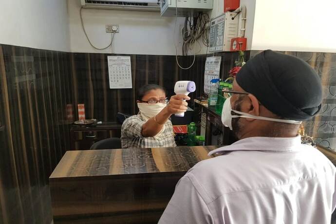 Imagen general del Hotel Goroomgo Dev Guest House Howrah Kolkata. Foto 14