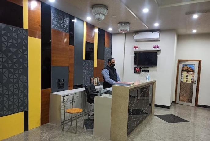 Imagen de los interiores del Hotel Goroomgo Dudi Bikaner. Foto 17