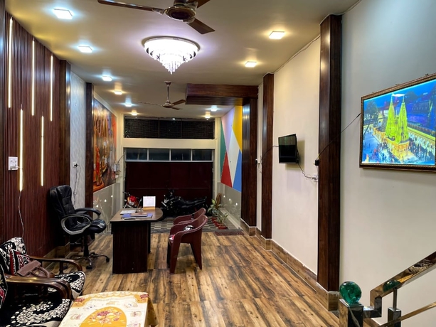 Imagen de los interiores del Hotel Goroomgo Four Season Varanasi. Foto 12