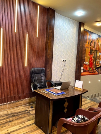 Imagen de los interiores del Hotel Goroomgo Four Season Varanasi. Foto 14