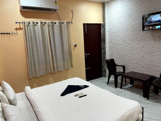 Imagen de la habitación del Hotel Goroomgo Four Season Varanasi. Foto 6