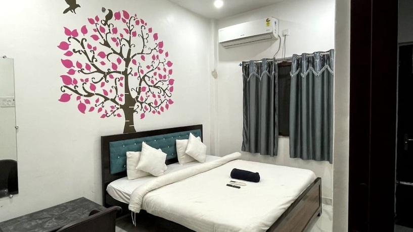 Imagen de la habitación del Hotel Goroomgo Four Season Varanasi. Foto 7