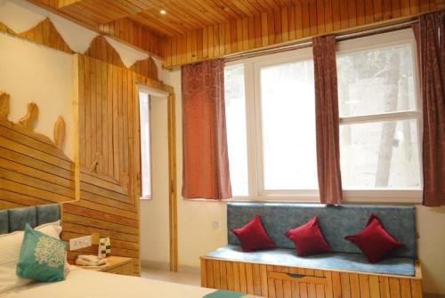 Imagen general del Hotel Goroomgo Gandhi\'s Paradise Dharamshala. Foto 3