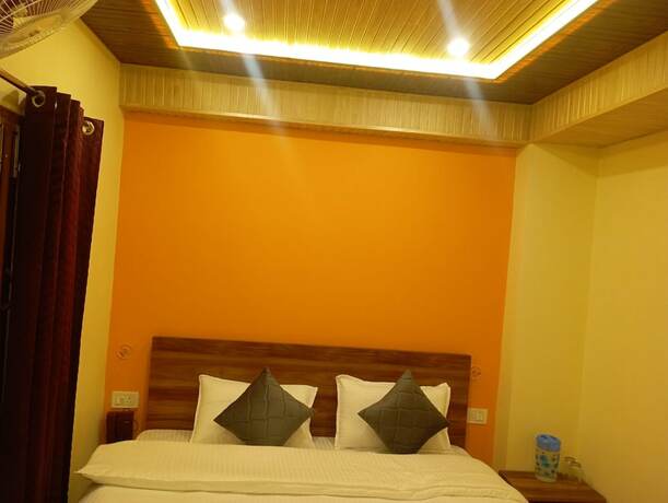 Imagen general del Hotel Goroomgo Gp Mall Road Nainital. Foto 13