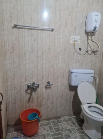 Imagen general del Hotel Goroomgo Highway Inn Manali. Foto 5